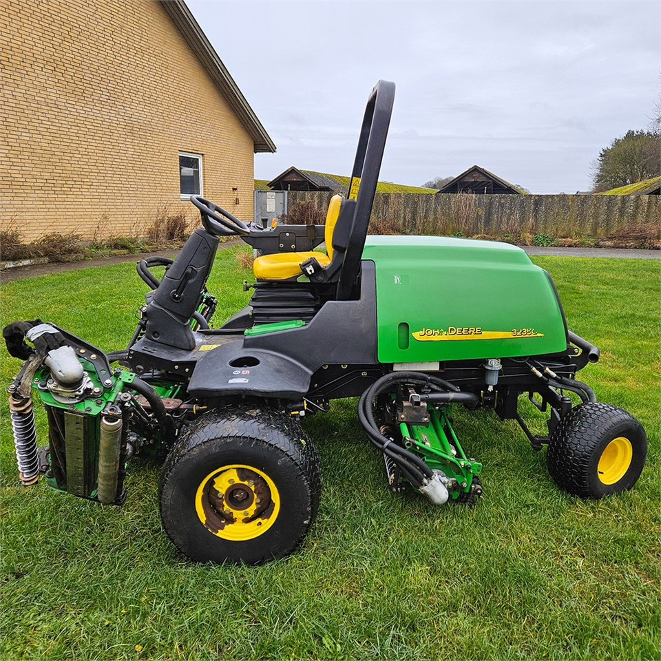 John Deere 3235C - Cortacésped: foto 4 John Deere 3235C - Cortacésped: foto 4