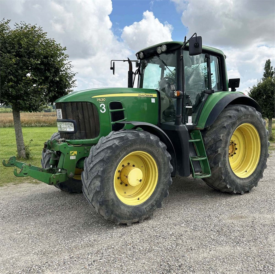 John Deere 7530 - Tractor: foto 1 John Deere 7530 - Tractor: foto 1