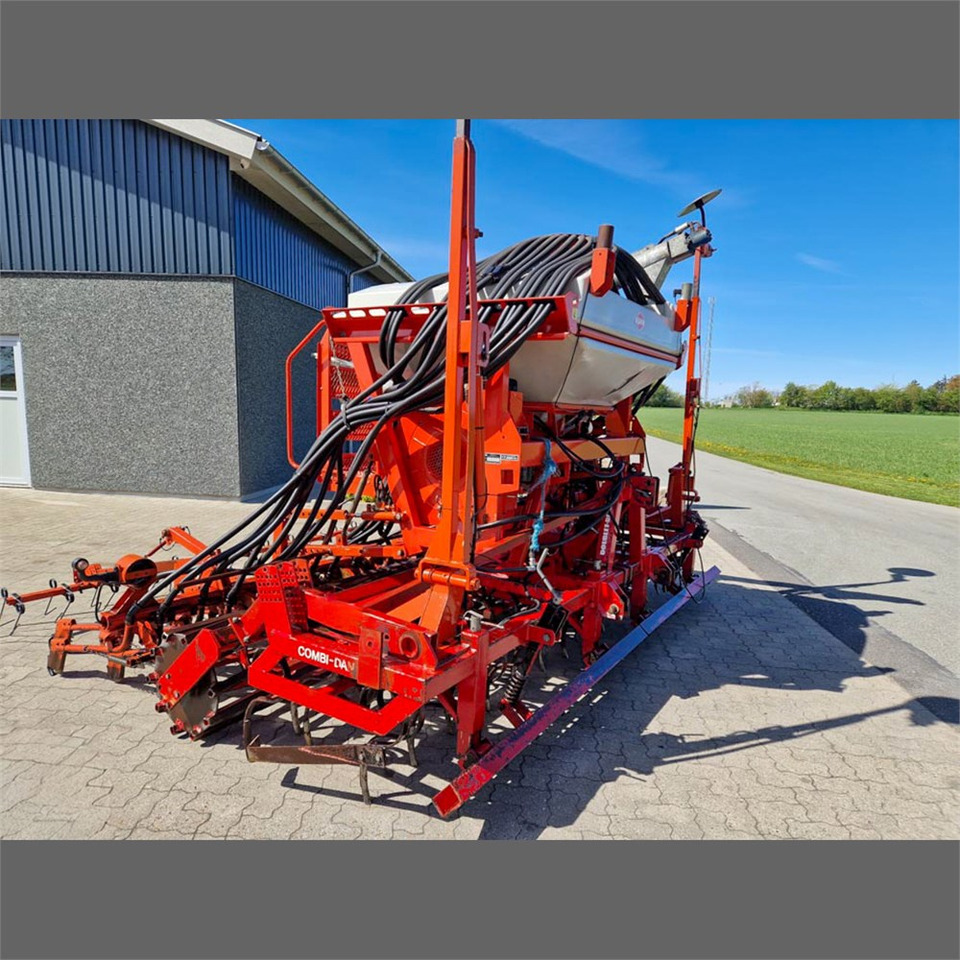 Kuhn Venta TI / Doublet Record - Maquinaria de siembra: foto 4 Kuhn Venta TI / Doublet Record - Maquinaria de siembra: foto 4