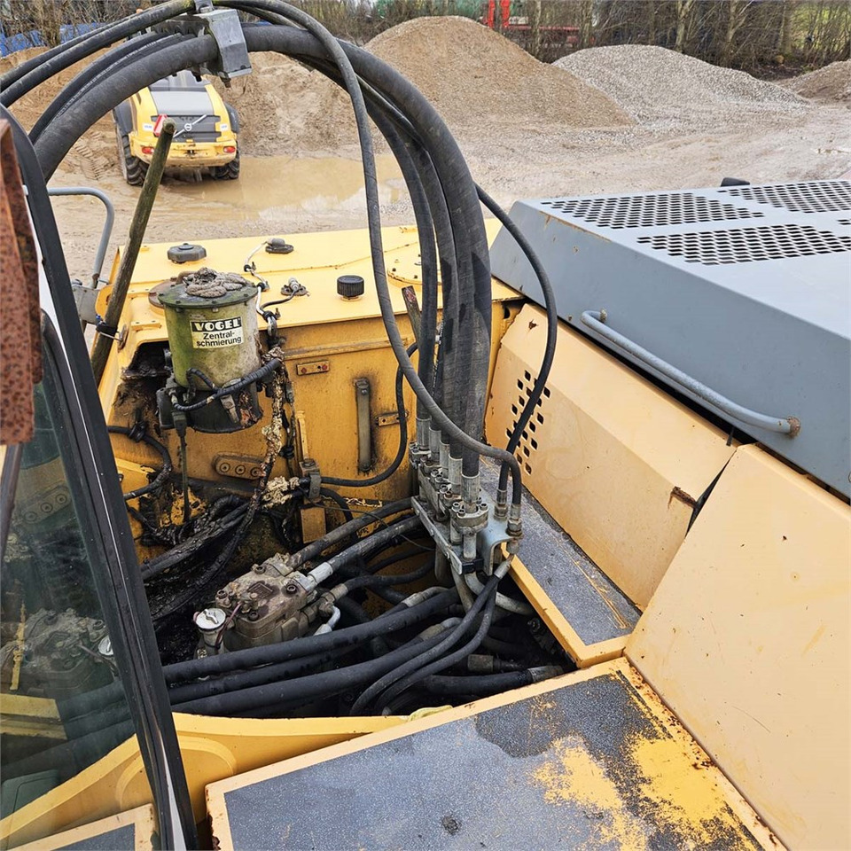 Excavadora de cadenas Liebherr R944B HD-SL Litronic: foto 25 Excavadora de cadenas Liebherr R944B HD-SL Litronic: foto 25