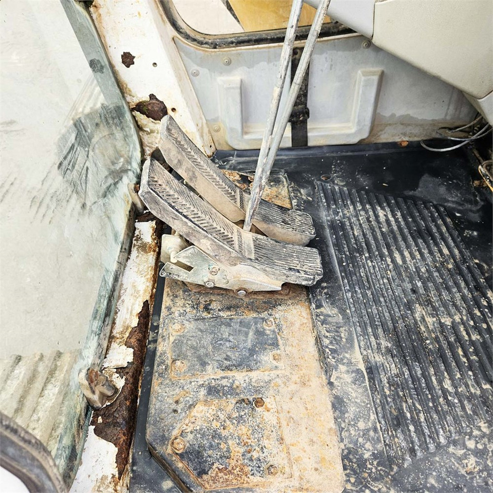 Excavadora de cadenas Liebherr R944B HD-SL Litronic: foto 13 Excavadora de cadenas Liebherr R944B HD-SL Litronic: foto 13