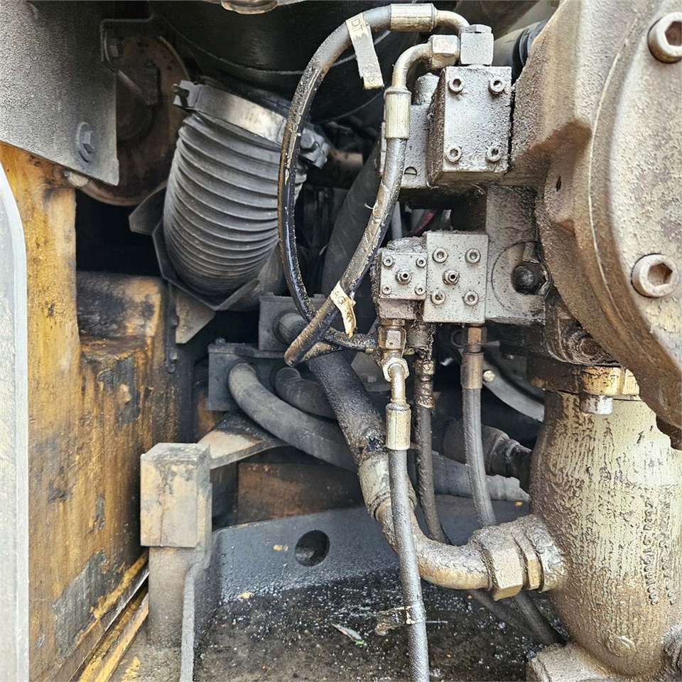 Excavadora de cadenas Liebherr R944B HD-SL Litronic: foto 37 Excavadora de cadenas Liebherr R944B HD-SL Litronic: foto 37