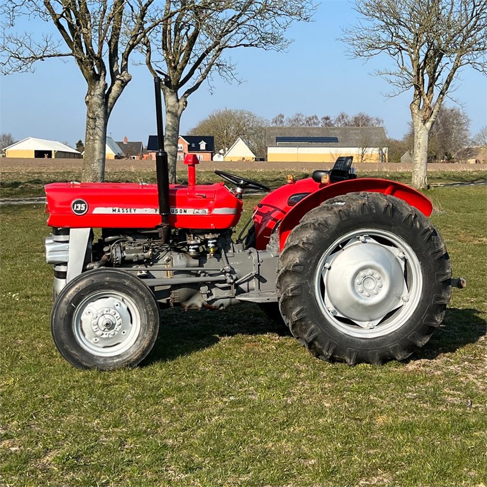 Massey Ferguson 135 Diesel - Tractor: foto 5 Massey Ferguson 135 Diesel - Tractor: foto 5
