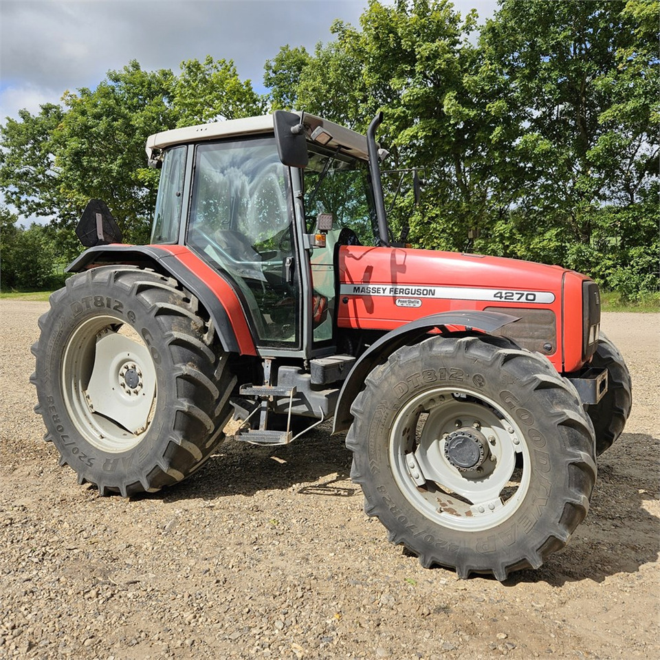 Massey Ferguson 4270 - Tractor: foto 1 Massey Ferguson 4270 - Tractor: foto 1