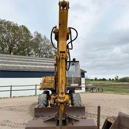 Massey Ferguson W350 C - Excavadora de ruedas: foto 4 Massey Ferguson W350 C - Excavadora de ruedas: foto 4