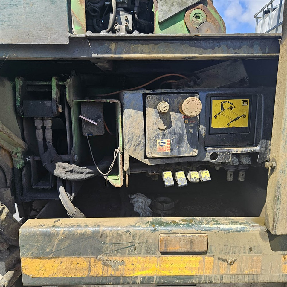 Camión caja abierta, Camión grúa Mercedes Actros 3341 A BlueTec 5: foto 31