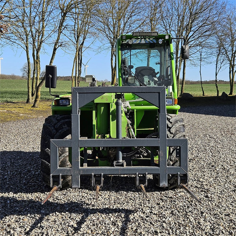 Merlo TURBO FARMER P40.7CS - Manipulador telescópico: foto 4 Merlo TURBO FARMER P40.7CS - Manipulador telescópico: foto 4