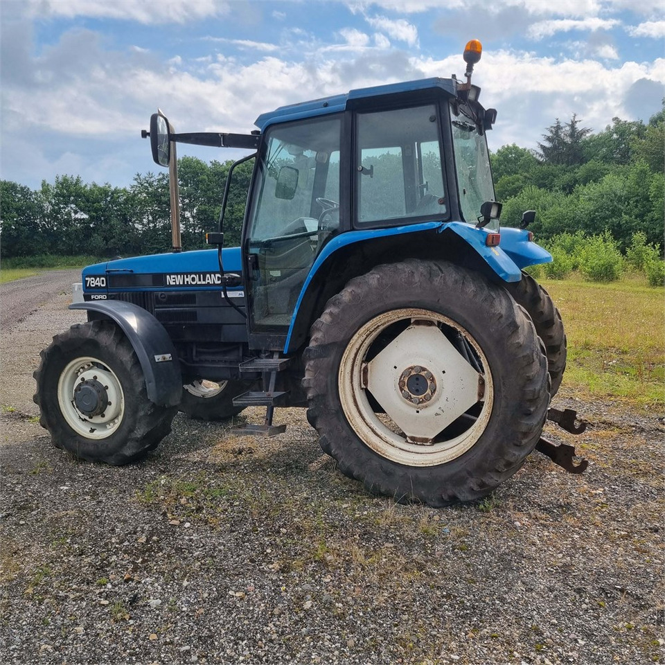 New Holland 7840 - Tractor: foto 4 New Holland 7840 - Tractor: foto 4