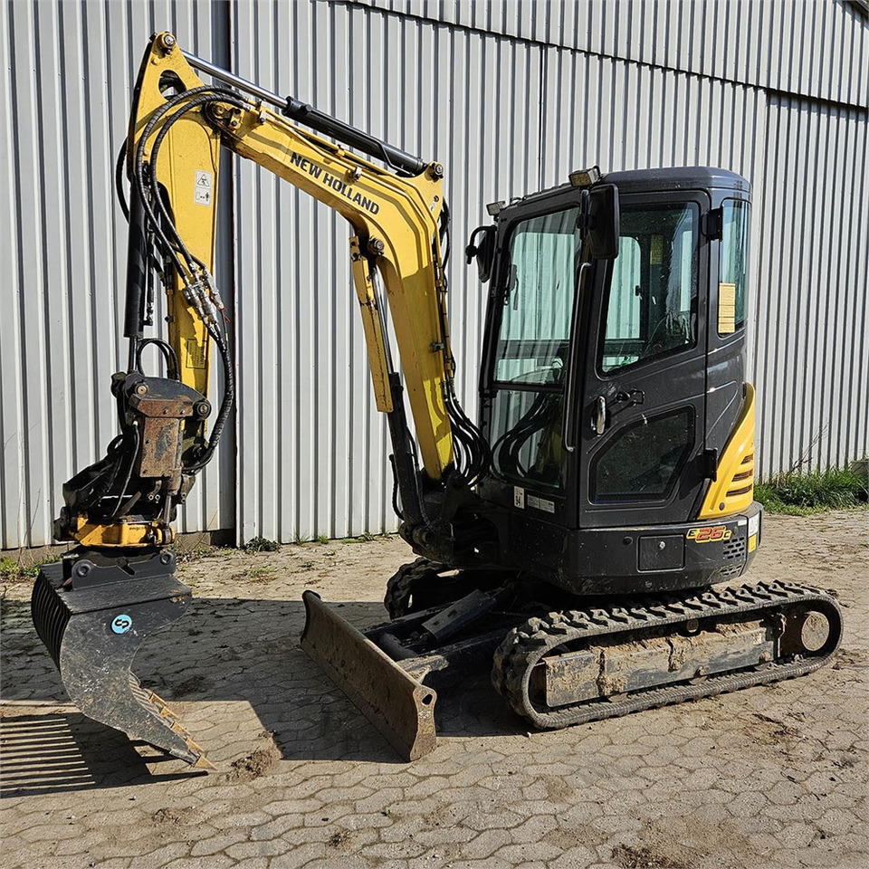New Holland E26C - Miniexcavadora: foto 3 New Holland E26C - Miniexcavadora: foto 3