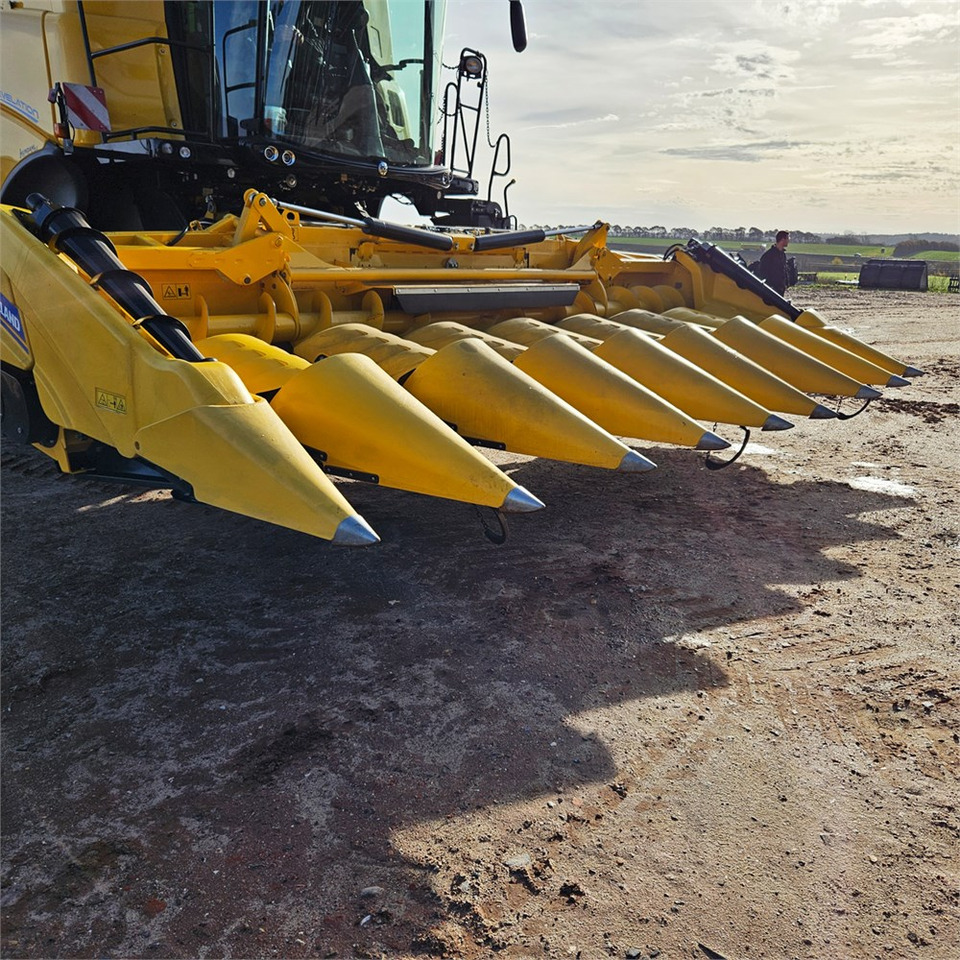 New Holland F8 - Cosechadora: foto 4 New Holland F8 - Cosechadora: foto 4