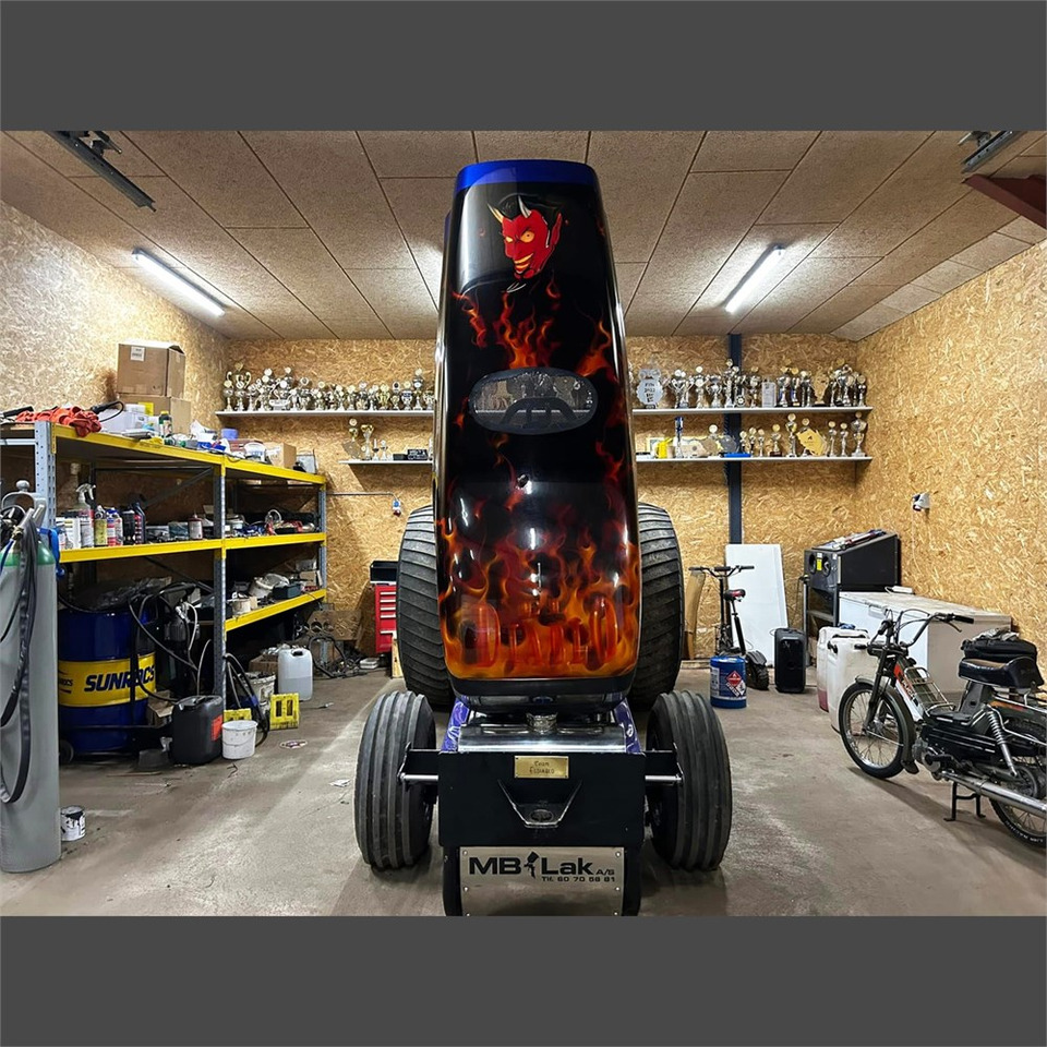 New Holland Feldborg El Diablo - Tractor: foto 5 New Holland Feldborg El Diablo - Tractor: foto 5