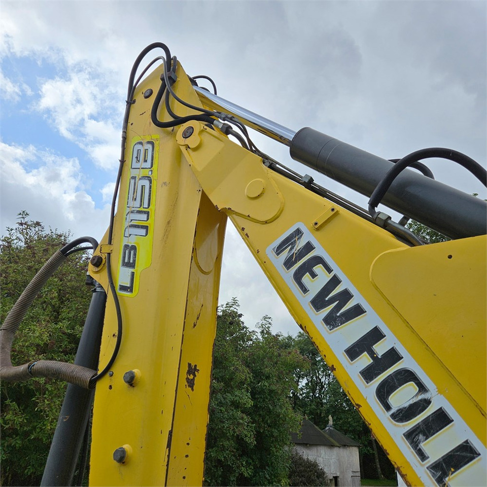 Retroexcavadora New Holland LB115 B-4PS: foto 31