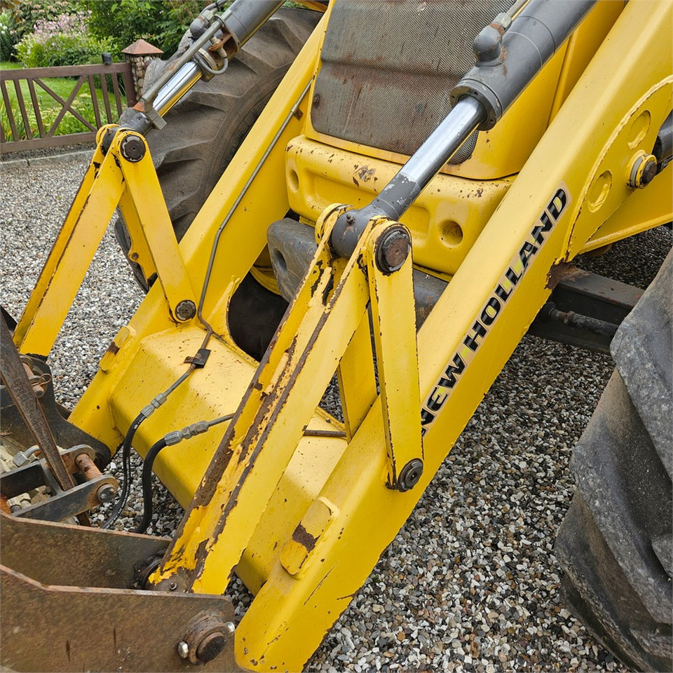 Retroexcavadora New Holland LB115 B-4PS: foto 41