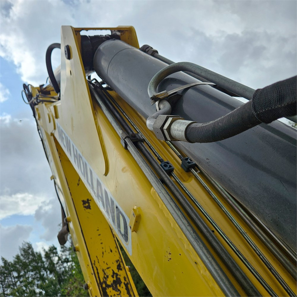 Retroexcavadora New Holland LB115 B-4PS: foto 32