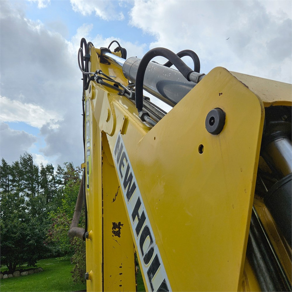 Retroexcavadora New Holland LB115 B-4PS: foto 33