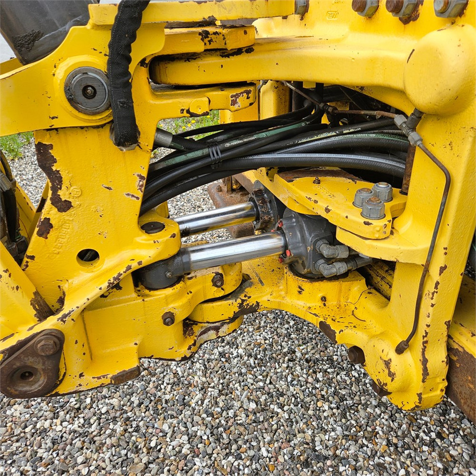 Retroexcavadora New Holland LB115 B-4PS: foto 30