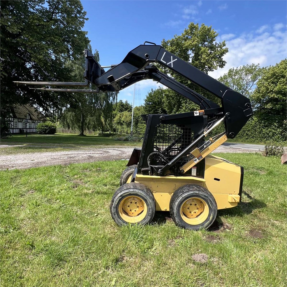 New Holland LX465 - Minicargadora: foto 4 New Holland LX465 - Minicargadora: foto 4