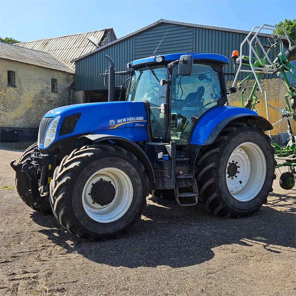 New Holland T7.235 Power Command - Tractor: foto 5 New Holland T7.235 Power Command - Tractor: foto 5