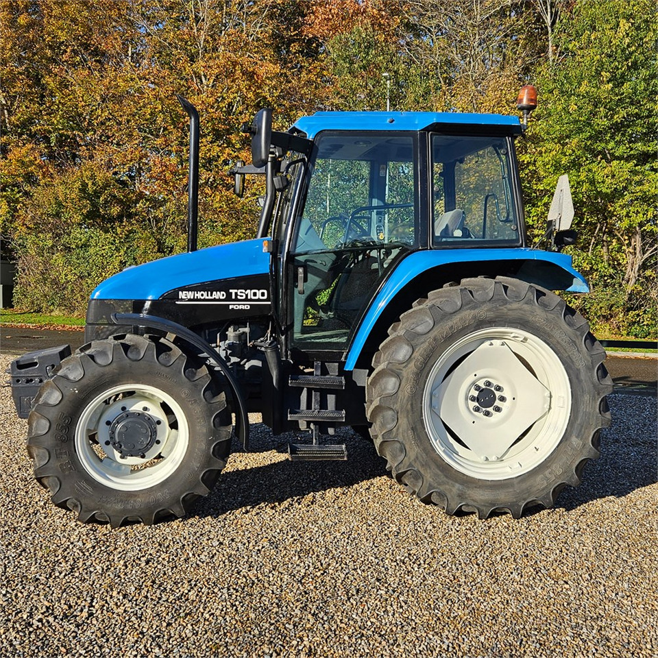 New Holland TS 100 - Tractor: foto 3 New Holland TS 100 - Tractor: foto 3