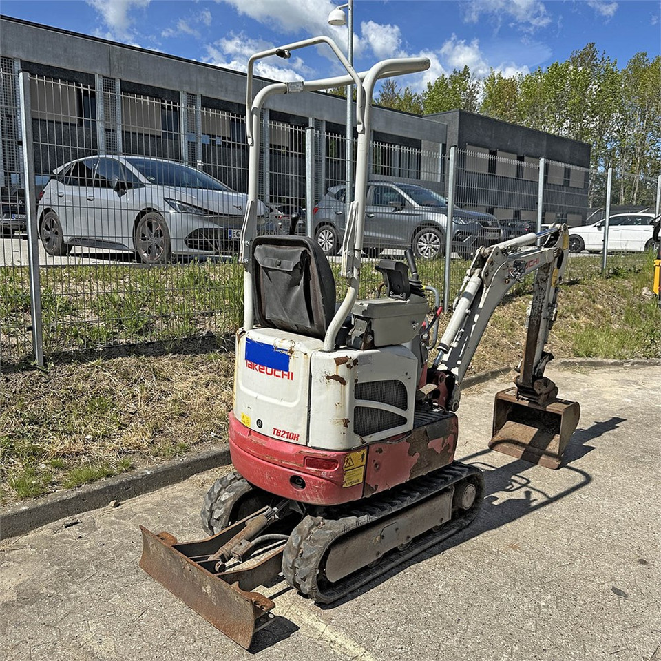 Miniexcavadora Takeuchi TB210 R: foto 6