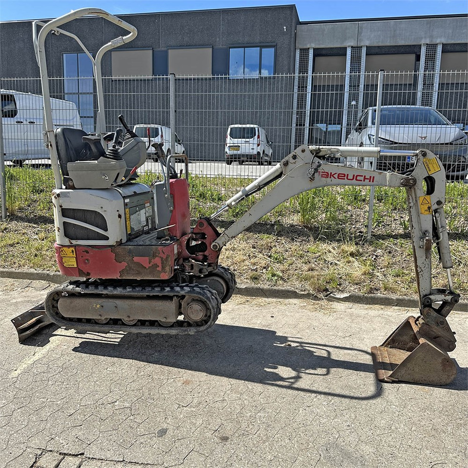 Miniexcavadora Takeuchi TB210 R: foto 10