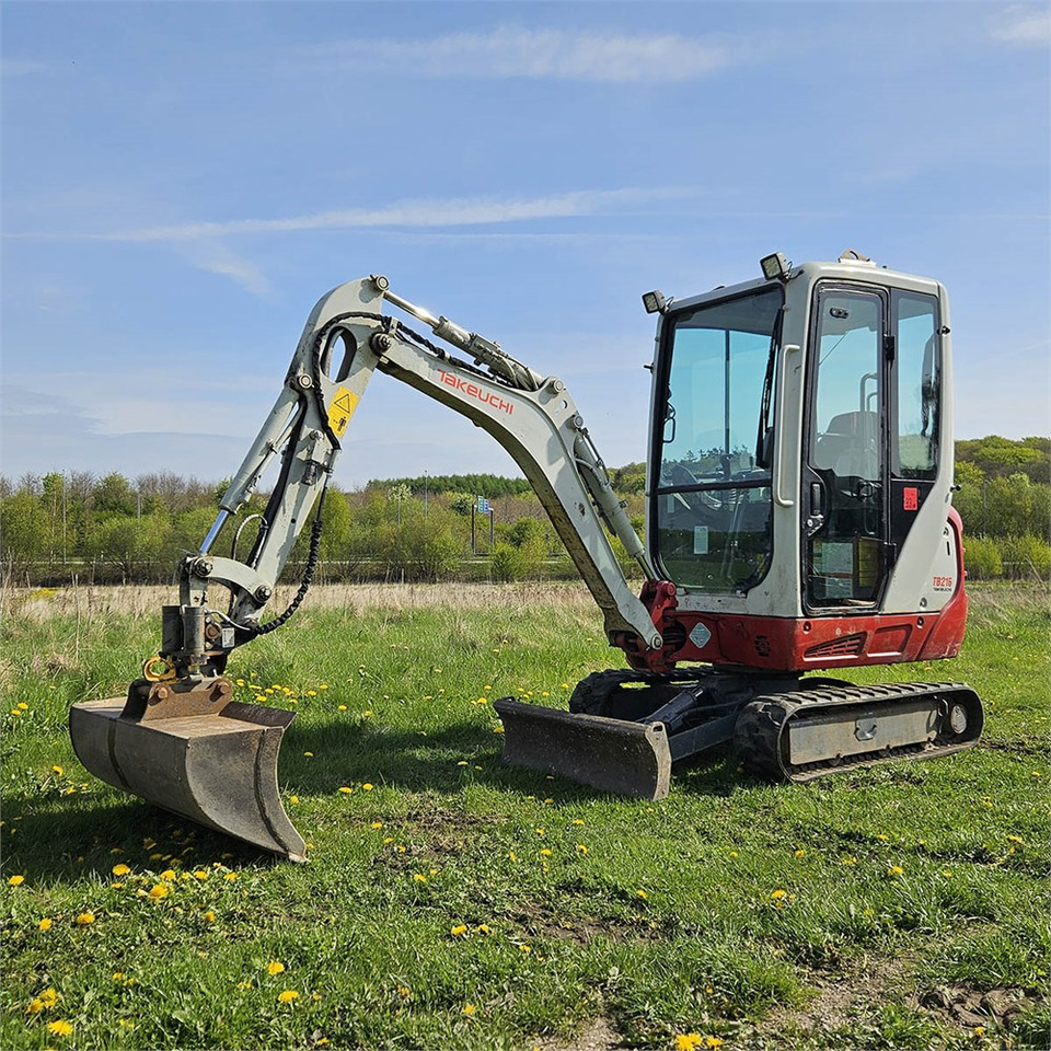 Miniexcavadora Takeuchi TB216: foto 7