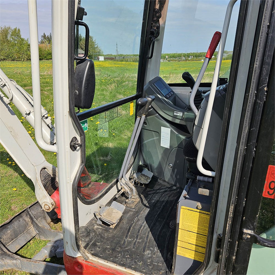 Miniexcavadora Takeuchi TB216: foto 11