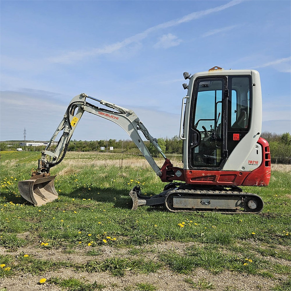 Miniexcavadora Takeuchi TB216: foto 8
