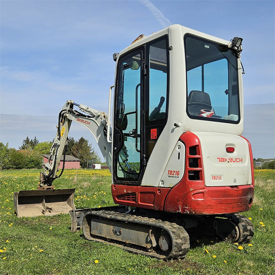Takeuchi TB216 - Miniexcavadora: foto 1 Takeuchi TB216 - Miniexcavadora: foto 1