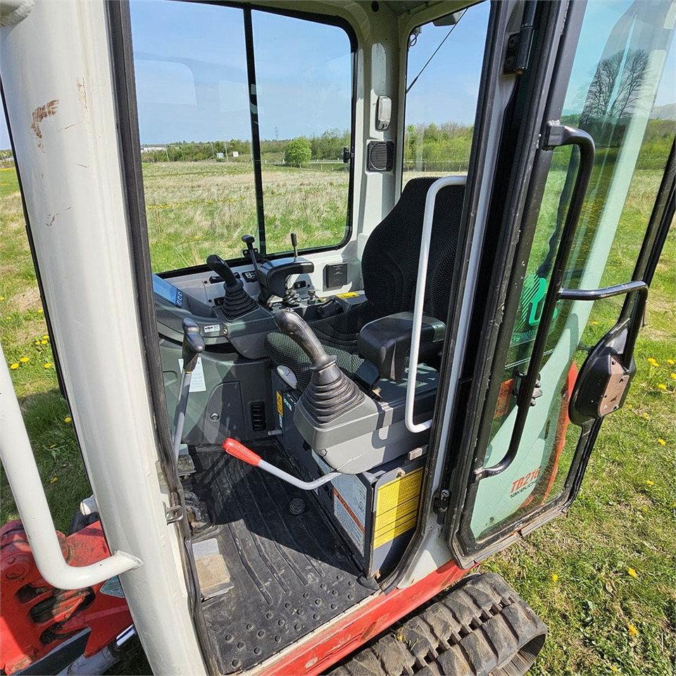 Miniexcavadora Takeuchi TB216: foto 10