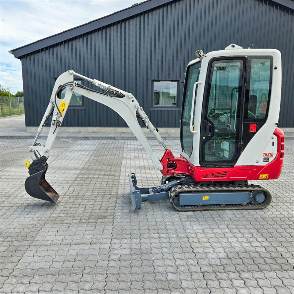 Takeuchi TB216 - Miniexcavadora: foto 1 Takeuchi TB216 - Miniexcavadora: foto 1