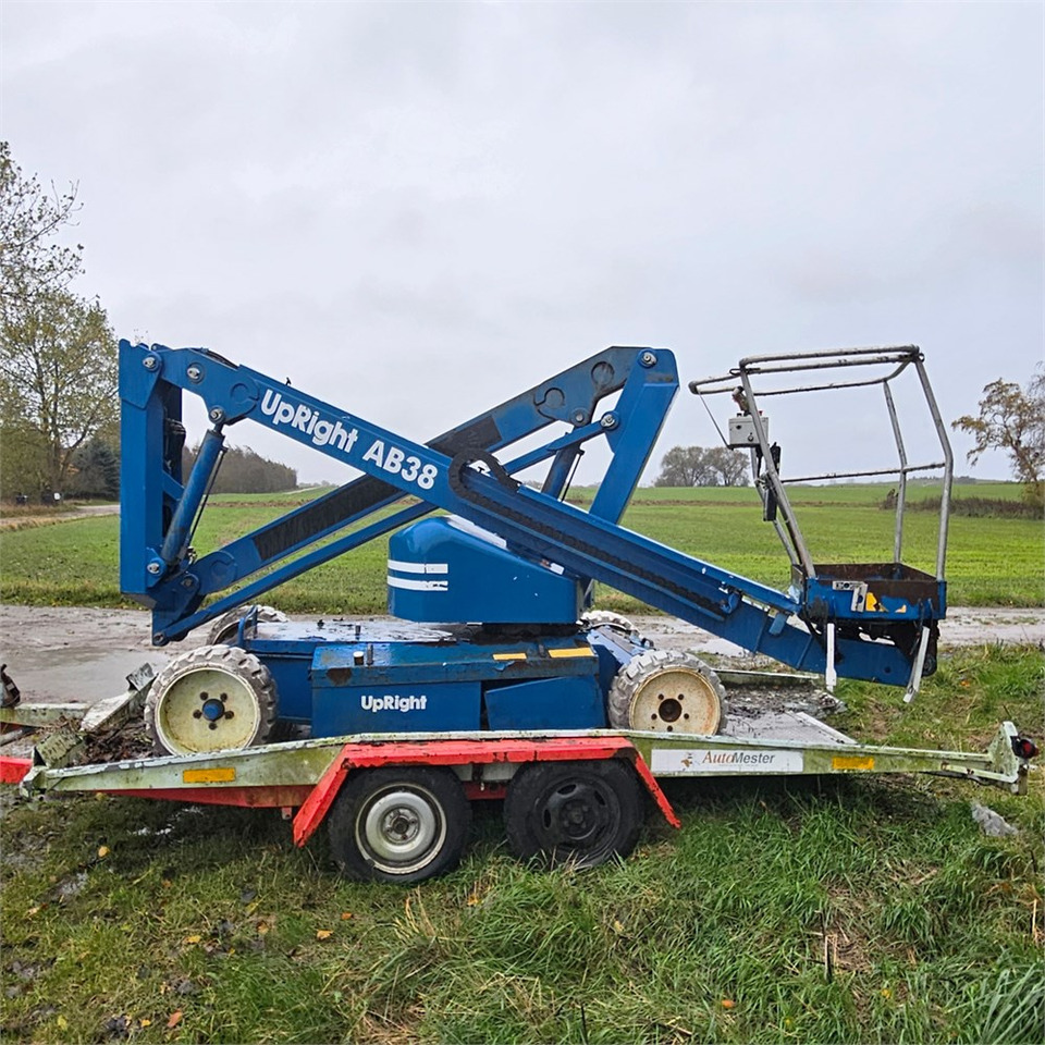 UpRight AB38 - Plataforma articulada: foto 3 UpRight AB38 - Plataforma articulada: foto 3