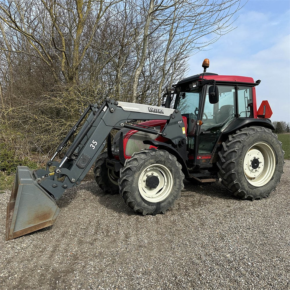 Valtra A85 - Tractor: foto 1 Valtra A85 - Tractor: foto 1