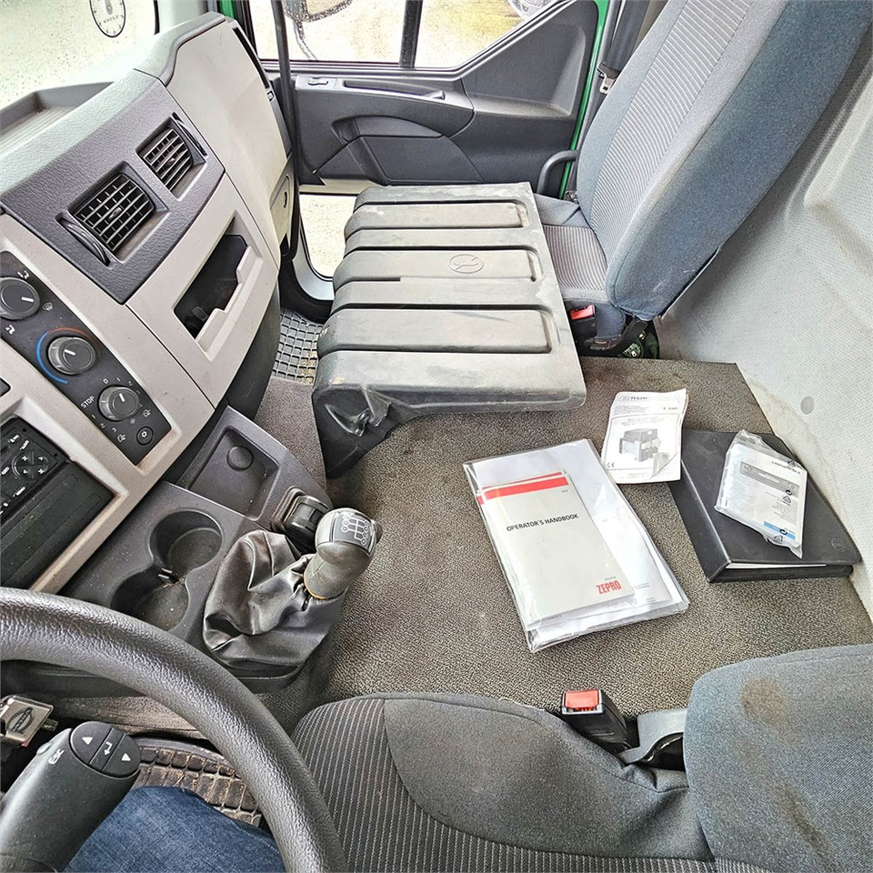 Vehículo municipal Volvo FL 280: foto 30