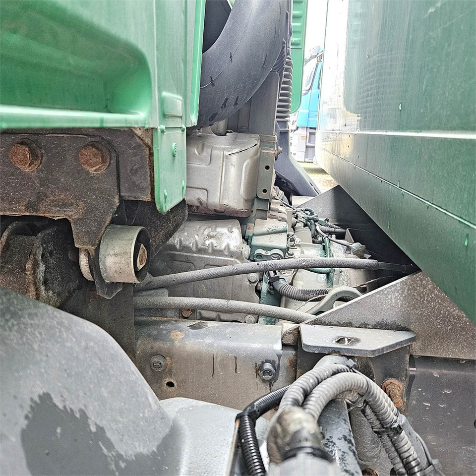 Vehículo municipal Volvo FL 280: foto 40