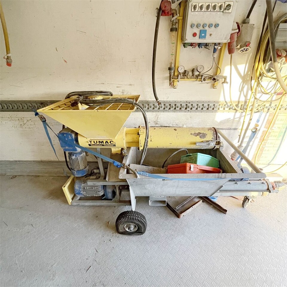 Camión caja cerrada Volvo FM12: foto 22