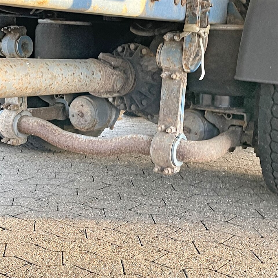 Camión caja cerrada Volvo FM12: foto 44