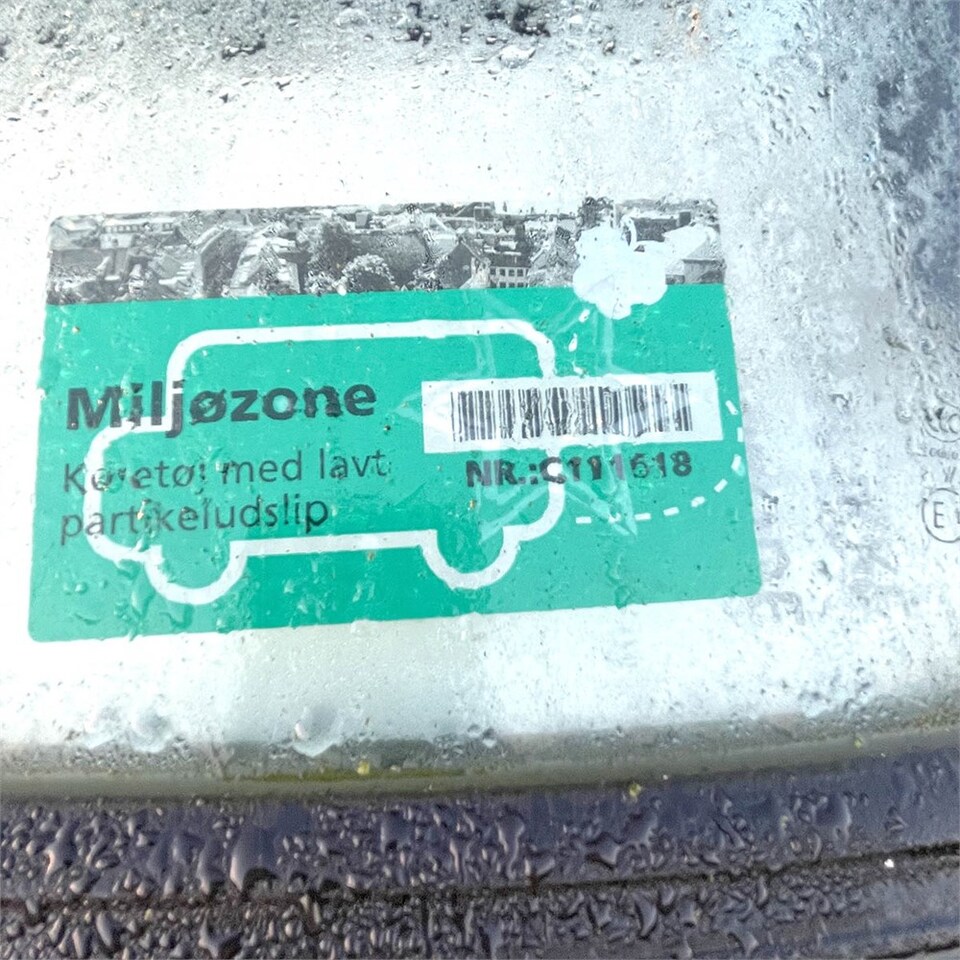 Camión caja cerrada Volvo FM12: foto 12