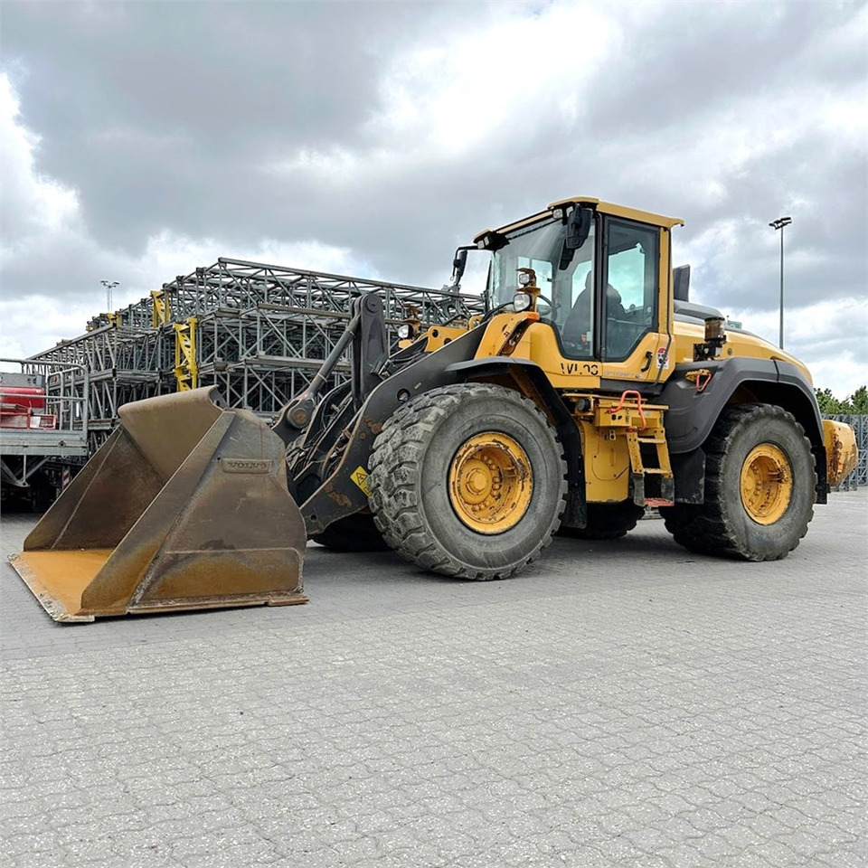 Volvo L120 H - Cargadora de ruedas: foto 1 Volvo L120 H - Cargadora de ruedas: foto 1