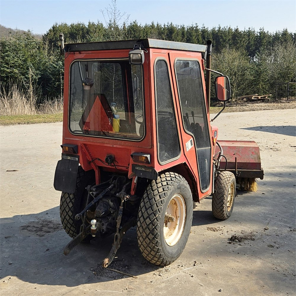 Yanmar YM186 D - Tractor: foto 3 Yanmar YM186 D - Tractor: foto 3