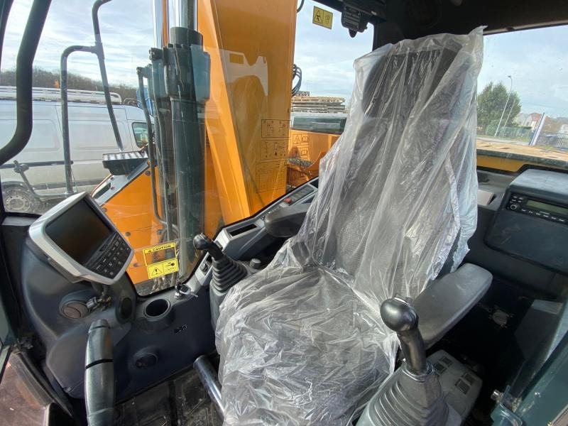Excavadora de cadenas Hyundai HX 145LCR: foto 8