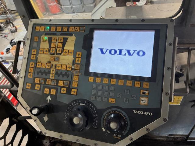 Pavimentadora de asfalto Volvo P6820C: foto 10