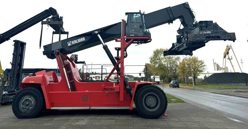 Kalmar DRG450-70S5XS - Reach stacker: foto 1 Kalmar DRG450-70S5XS - Reach stacker: foto 1
