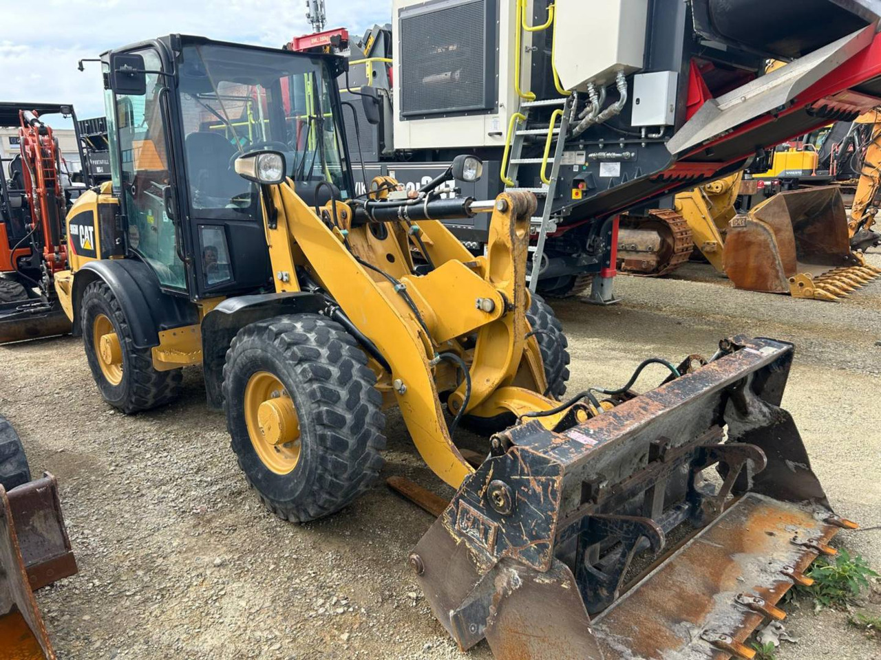 CAT 906M - Cargadora de ruedas: foto 2 CAT 906M - Cargadora de ruedas: foto 2