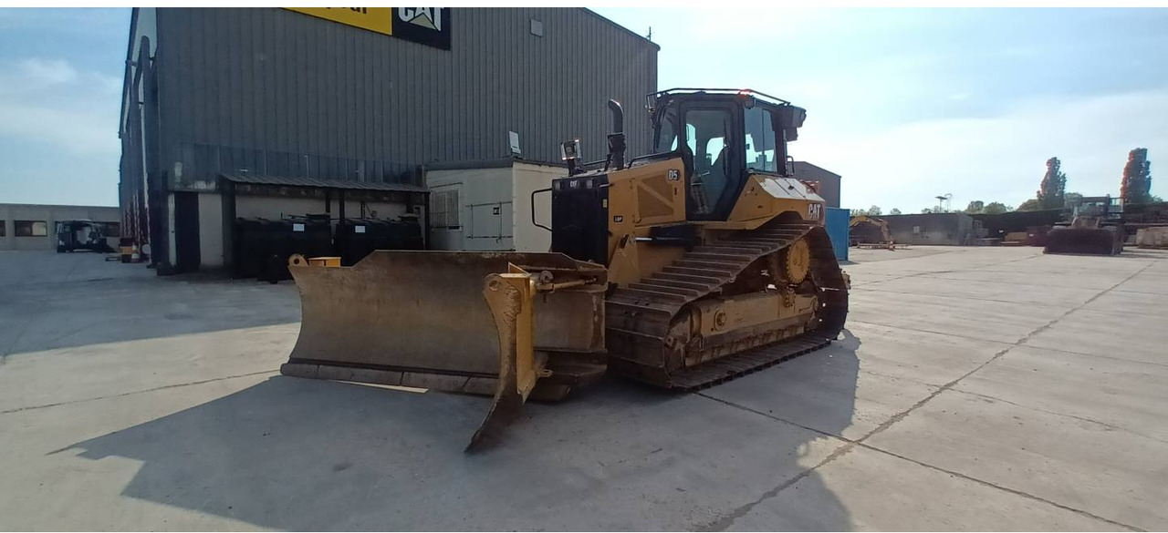 CAT D5 - Bulldozer: foto 1 CAT D5 - Bulldozer: foto 1