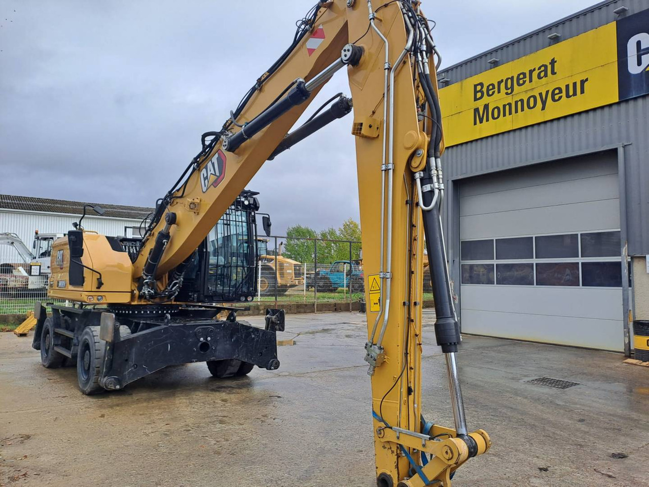CAT MH3024 - Excavadora de ruedas: foto 2 CAT MH3024 - Excavadora de ruedas: foto 2
