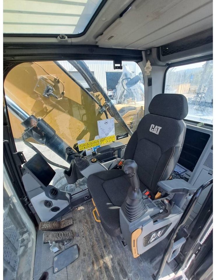 Excavadora de ruedas CAT MH3024: foto 14
