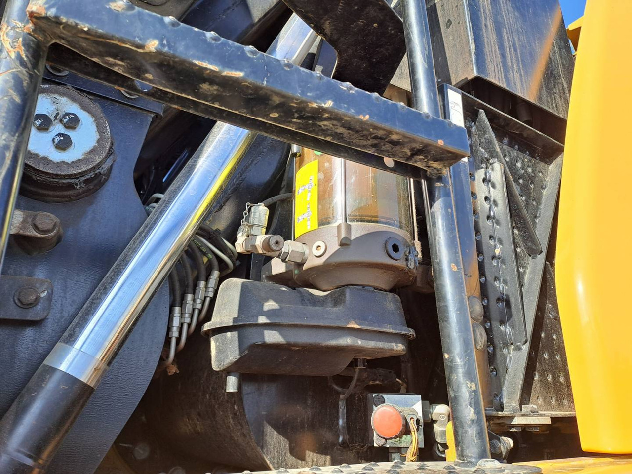 Excavadora de ruedas CAT MH3026: foto 9 Excavadora de ruedas CAT MH3026: foto 9