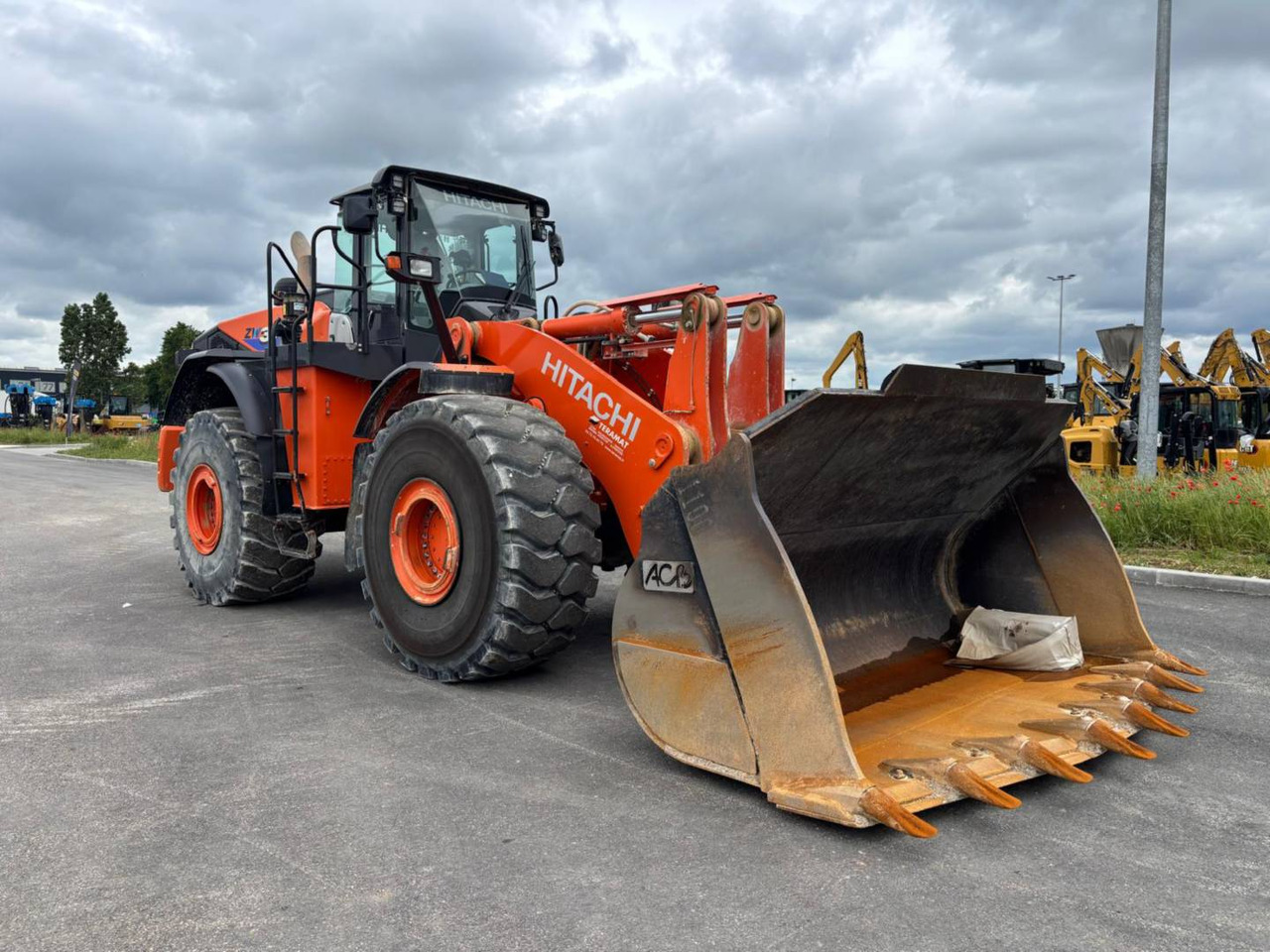 HITACHI ZW370.6 - Cargadora de ruedas: foto 1 HITACHI ZW370.6 - Cargadora de ruedas: foto 1
