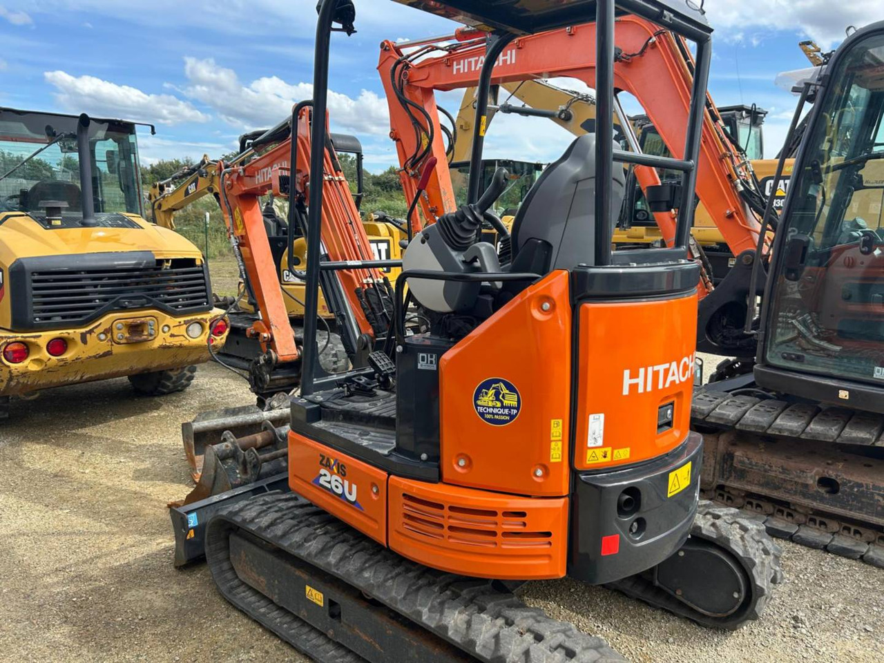 HITACHI ZX26U-6 - Excavadora de cadenas: foto 4 HITACHI ZX26U-6 - Excavadora de cadenas: foto 4